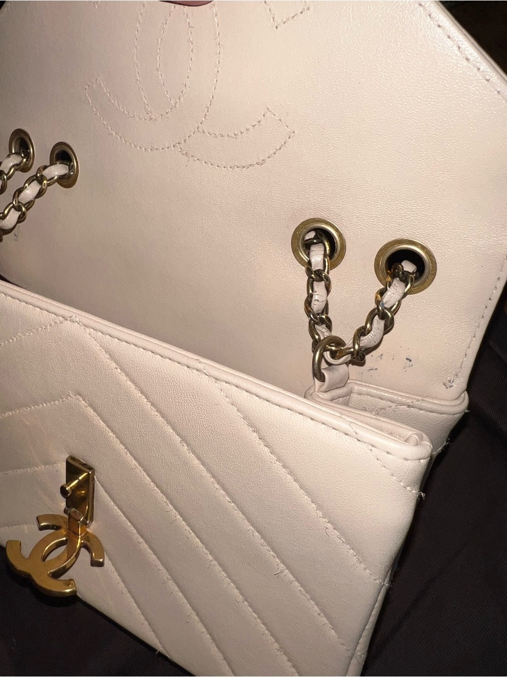 Authentic Chanel Envelop flap - Picture 13 of 16